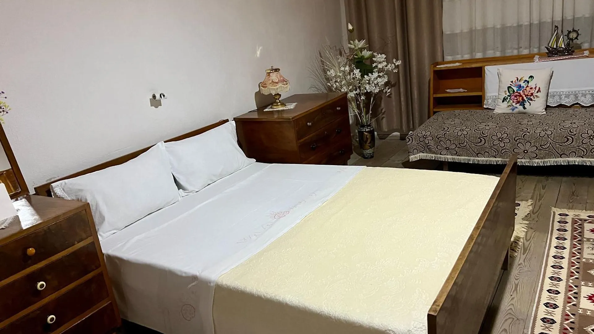 Tourists Guest House Gjirokastër